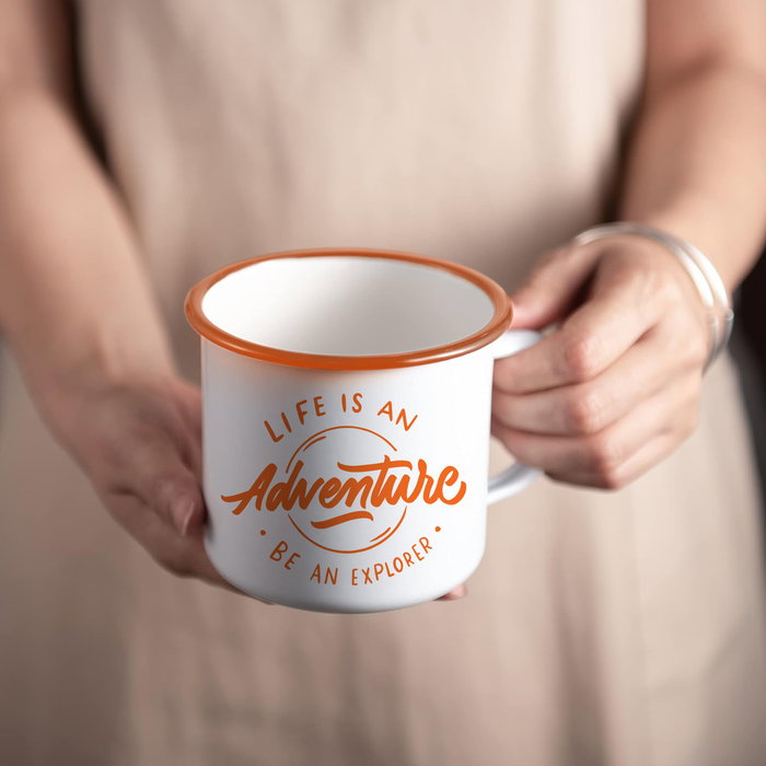 Privilege Taza Esmaltada Blanca con Frases 500 ml - Ancho 10 cm, Alto 8.9 cm, Largo 13 cm (24 Unidades) Privilege Taza Esmaltada Blanca con Frases 500 ml - Ancho 10 cm, Alto 8.9 cm, Largo 13 cm (24 Unidades)