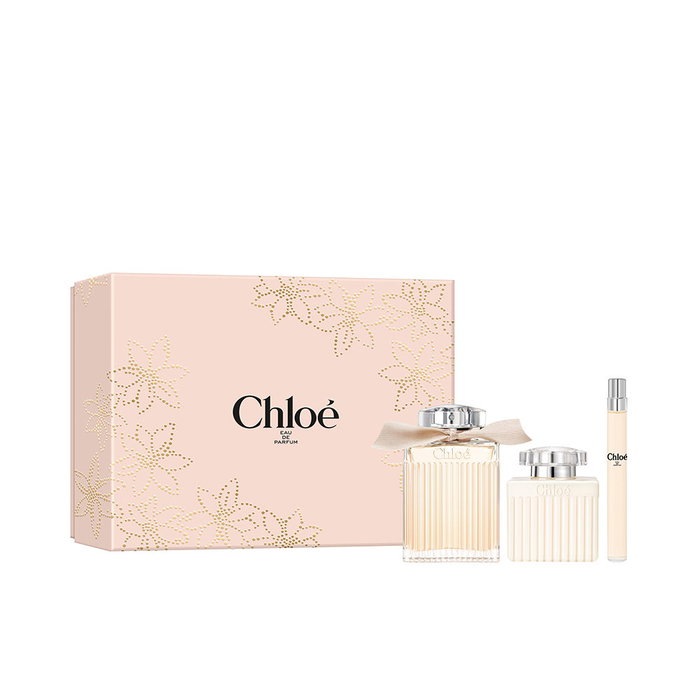 Chloé Signature Estuche de 3 piezas con Eau de Parfum de 100 ml, Loción Corporal y Spray de Viaje Chloé Signature Estuche de 3 piezas con Eau de Parfum de 100 ml, Loción Corporal y Spray de Viaje