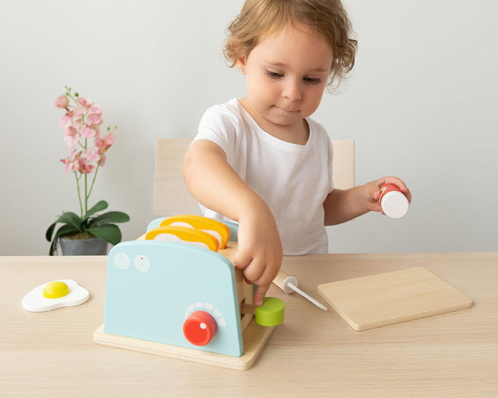KioKids Tostadora de Madera con Accesorios Azul