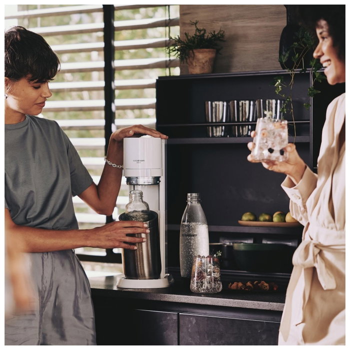 SodaStream Soda Maker DUO Blanco con vaso de vidrio y botella PET