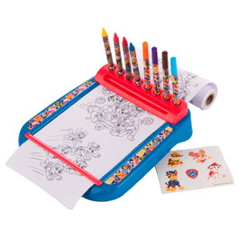 CYP BRANDS Estación de Dibujo Roll & Go con Rollo de Papel para Niños, Incluye Rotuladores, Ceras y Stickers de Paw Patrol