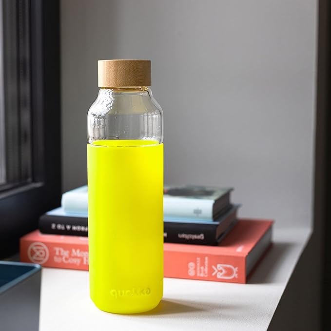 QUOKKA Botella de Cristal 660 ml con Funda de Silicona Flow Neon Green - Recargable, Reutilizable