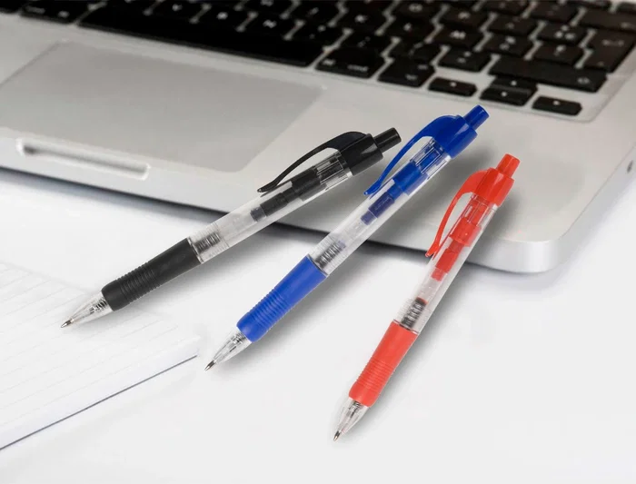 Q-connect Bolígrafo Retráctil con Sujeción de Caucho Tinta Aceite Azul Trazo 0,7 mm