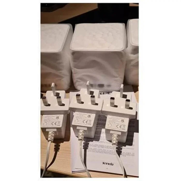 Tenda Nova MW3 Pack 3 unidades - Sistema Wi-Fi Mesh AC1200 Doble Banda (2.4GHz/5GHz), 2x Gigabit Ethernet, Cobertura hasta 300m², Blanco - Adaptador UK