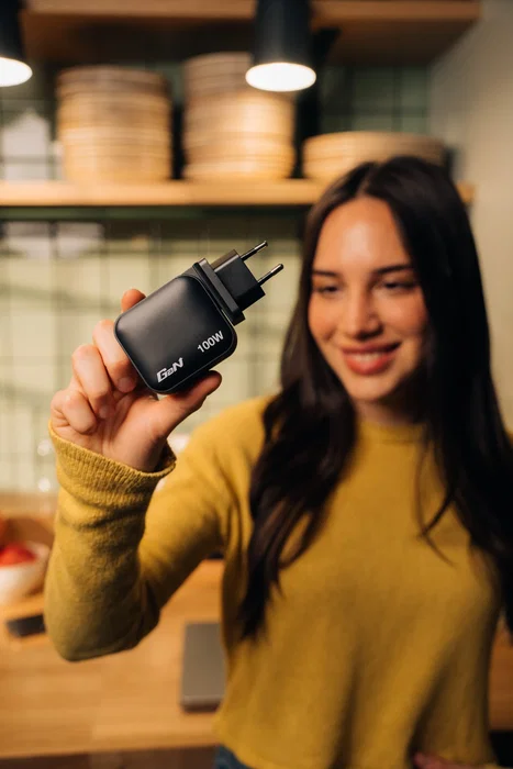 Verbatim Mini GaN Wall Charger 100W 3xUSB-C, 1xUSB-A, Negro Verbatim Mini GaN Wall Charger 100W 3xUSB-C, 1xUSB-A, Negro