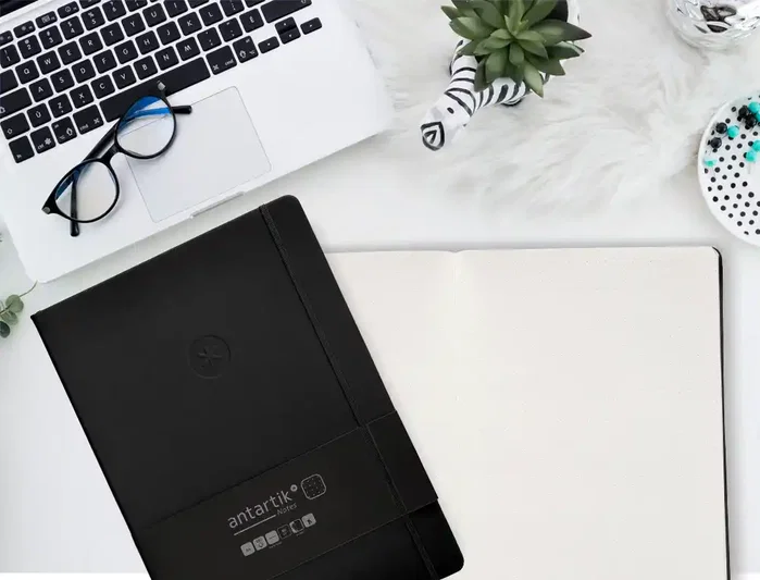 Antartik Cuaderno A4 Tapa Dura Hojas Puntos Negro 100 Hojas 80gr FSC