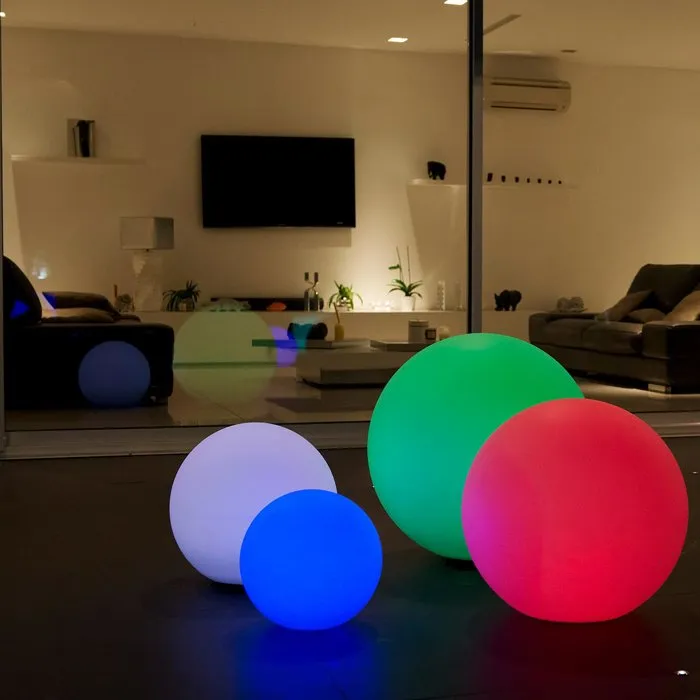 Lumisky Bobby C50 Bola Luz LED Flotante e Inalámbrica, Ø50cm con Mando a Distancia, Base de Inducción y Luz Multicolor para Decoración de Interiores y Exteriores