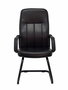 Silla Villa confidente tapizada con Similpiel color Negro. Brazos fijos