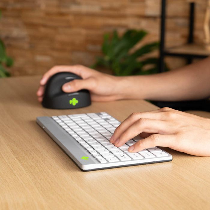 R-Go Tools Teclado Ergonómico Compact Break QWERTZ (DE) Bluetooth Blanco con Software de Pausas y Diseño Ultrafino