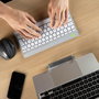 R-Go Tools Teclado Ergonómico Compact Break QWERTZ (DE) Bluetooth Blanco con Software de Pausas y Diseño Ultrafino