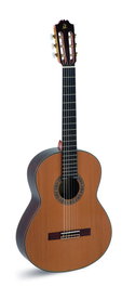 Guitarra Clásica Admira A15 Serie Artesanía