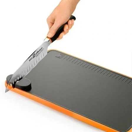 Bra Pack 3 cuchillos efficient con tabla para cortar