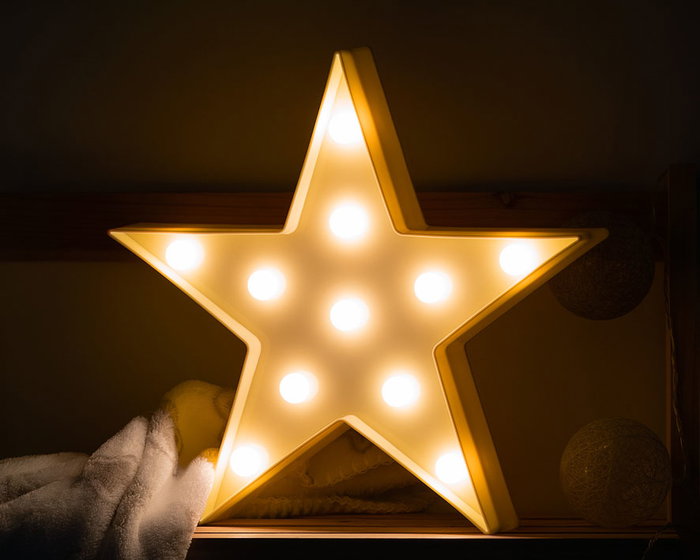 KioKids Lámpara Estrella LED Amarilla Infantil con Pilas para Dormitorio de Bebés y Niños +0 Meses KioKids Lámpara Estrella LED Amarilla Infantil con Pilas para Dormitorio de Bebés y Niños +0 Meses