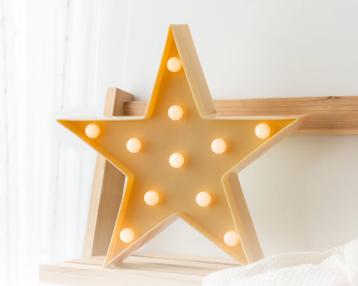 KioKids Lámpara Estrella LED Amarilla Infantil con Pilas para Dormitorio de Bebés y Niños +0 Meses KioKids Lámpara Estrella LED Amarilla Infantil con Pilas para Dormitorio de Bebés y Niños +0 Meses