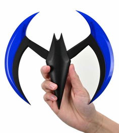 Neca Batman Beyond - Réplica Batarang Azul con iluminación LED, tamaño completo (más de 20 cm)