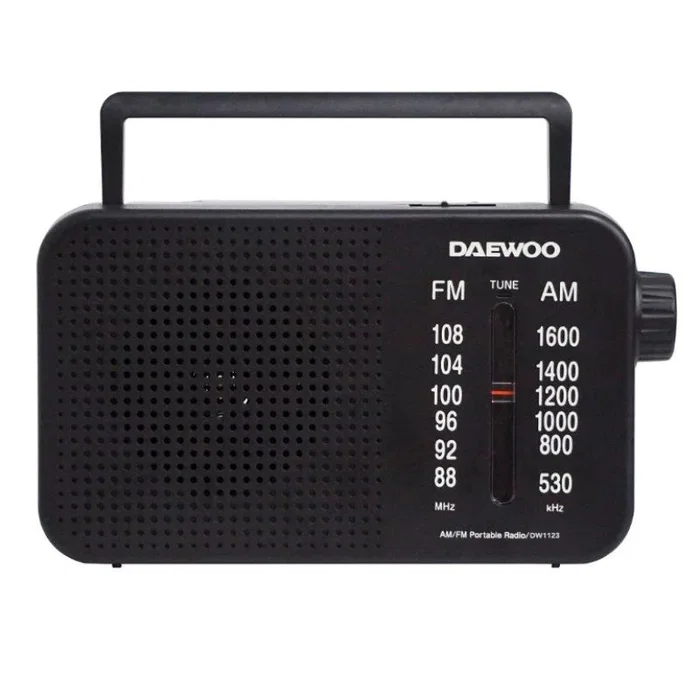 Daewoo Radio Portátil DW1123 AM/FM, Antena Telescópica, Entrada Jack 3.5mm, Alimentación AC/DC, Asa, Negra