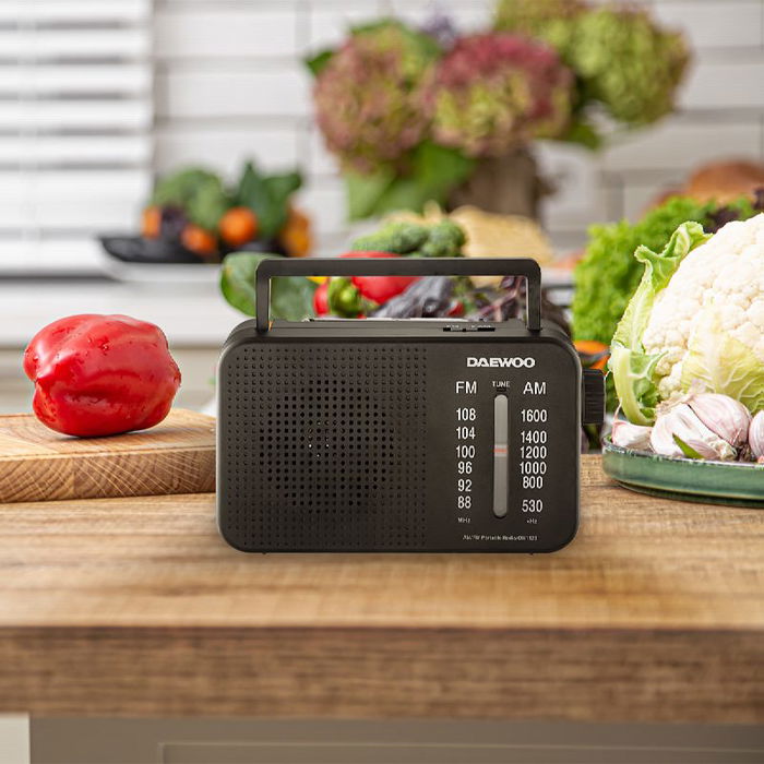DAEWOO Radio Portátil AC/DC con Altavoz, Entrada Jack y Asa - Funciona también con Pilas