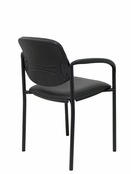 Silla Styl tapizada con Similpiel color Negro. Brazos fijos