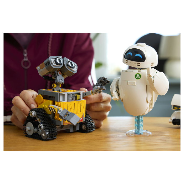 LEGO Disney y Pixar WALL-E y EVE Set de Construcción LEGO Disney y Pixar WALL-E y EVE Set de Construcción