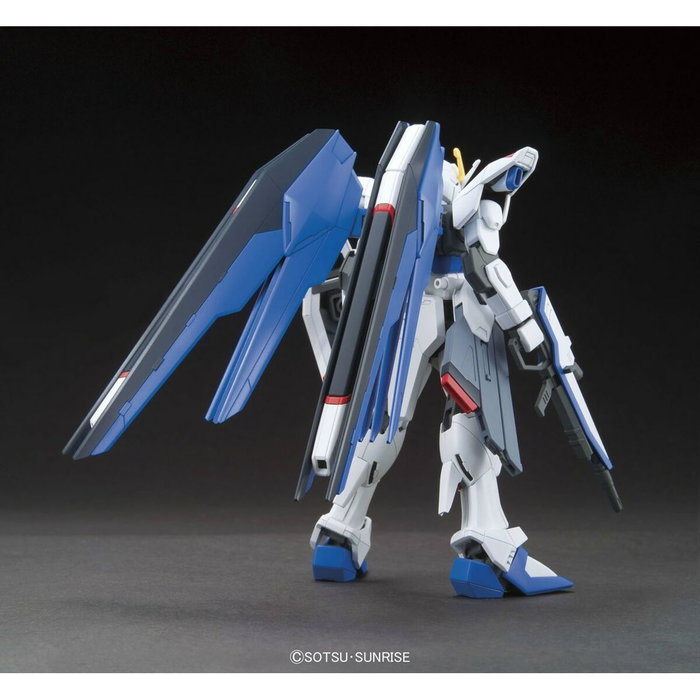 BANDAI HOBBY HGCE 1/144 Freedom Gundam Maqueta – Mobile Suit Gundam SEED – Kira Yamato – High Grade Cosmic Era