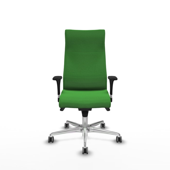 Sillón Albacete con mecanismo Sincro tapizada con Tela color Verde. Equipado con Base aluminio, Brazos 1D y Ruedas 65 mm parqué