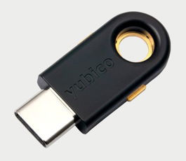 Yubico YubiKey 5C Security Key - Autenticación de dos factores USB-C con NFC, Color Gold on Black, Código 5060408461488