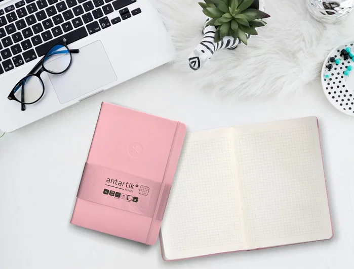 Antartik Cuaderno A5 Tapa Dura Hojas Cuadriculadas Rosa Pastel 100 Hojas 80 Gr FSC