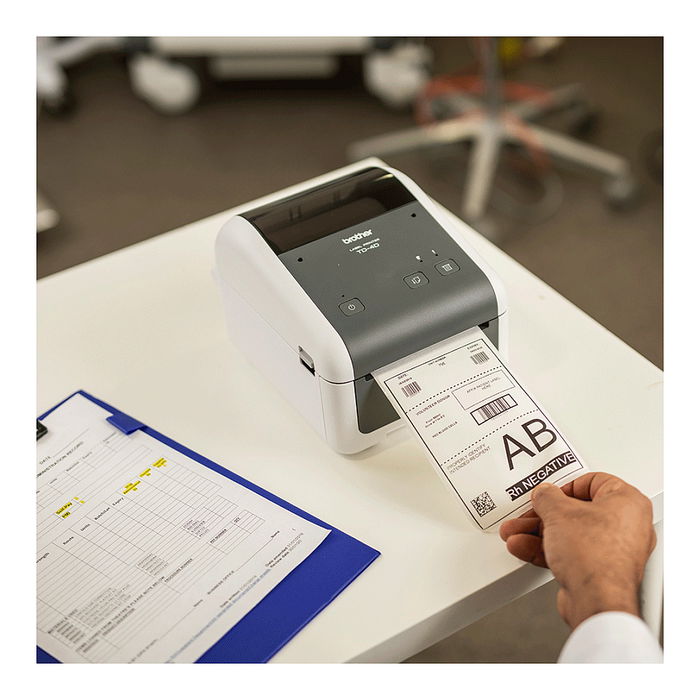 Brother TD-4410D Impresora de Etiquetas Thermodirekt hasta 203 dpi y 203 mm/s, Conexión USB y Seriell