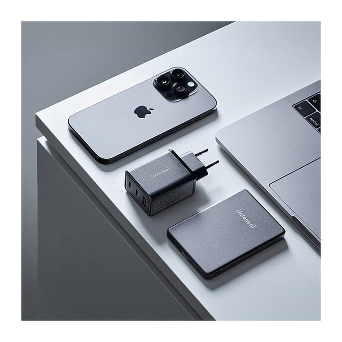 Intenso Cargador de Pared GaN W65ACC 65 W Negro con 2x USB-C y 1x USB-A