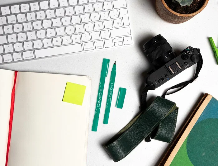 Q-connect Rotulador Marcador Permanente Doble Punta Color Verde Trazo 0,4 mm y 1 mm