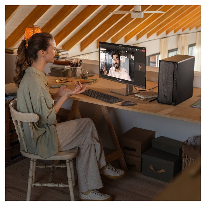 HP OmniDesk M02-0072ng Ordenador All-in-One AMD Ryzen 7 8700G 16 GB RAM 1 TB SSD Windows 11 Home