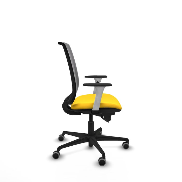 PIQUERAS Y CRESPO Alares Silla de oficina sincro con malla negra y asiento amarillo