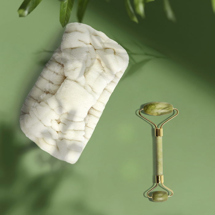 Cosmetic Club Masajeador Facial Jade Pour Elle con Banda para Maquillaje