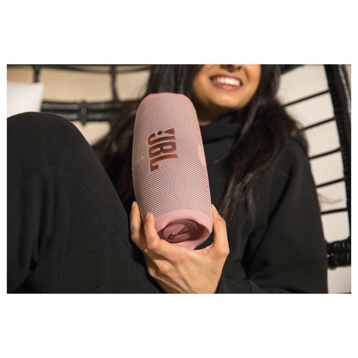 JBL Charge 5 Altavoz Portátil Bluetooth IP67 Resistente al Agua y Polvo 30W Batería 20h Color Rojo