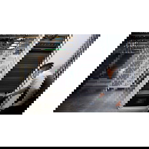 APC SRT L5KRM2UI SMART-UPS On-Line 5kVA/5000W doble conversión, 2U, batería Ion-Litio, 10 salidas, 230V, negro