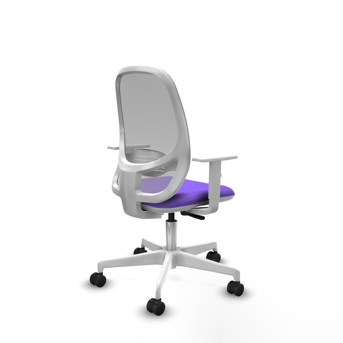Silla de oficina Cilanco con mecanismo Sincro tapizada con Tela color Lila y malla color Gris. Equipada con lumbar 1D, Reposabrazos blancos y Ruedas 65mm nailon Silla de oficina Cilanco con mecanismo Sincro tapizada con Tela color Lila y malla color Gris. Equipada con lumbar 1D, Reposabrazos blancos y Ruedas 65mm nailon