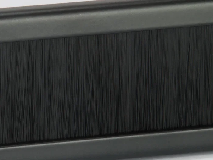 EQUIP Panel pasacables con cepillo 19 pulg. 1U Negro
