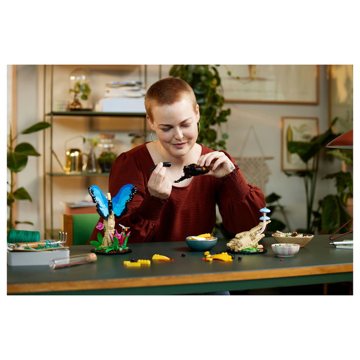 LEGO Ideas Colección de Insectos 21342, Juego de Construcción de 1111 Piezas para Adultos, Modelo para Exponer, Multicolor