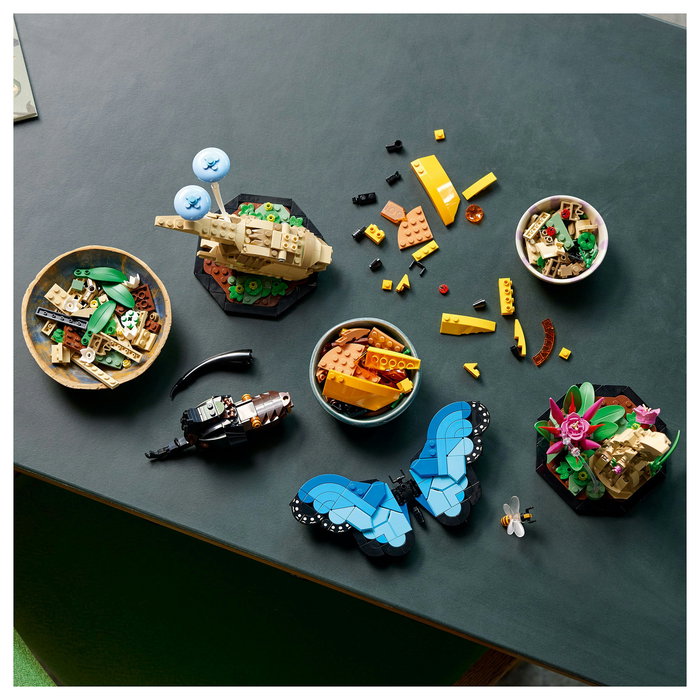 LEGO Ideas Colección de Insectos 21342, Juego de Construcción de 1111 Piezas para Adultos, Modelo para Exponer, Multicolor