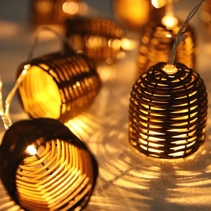 Lumisky LUM3760093546270 Guirnalda de Luces Solares para Exteriores Formentera con 10 LEDs, Pantallas de Ratán, Luz Blanco Cálido, 3.8 Metros