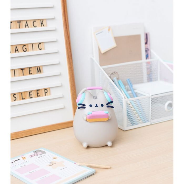 ERIK Lampara Pusheen Gamer, Fabricada en PVC, Iluminacion LED USB/Pilas AA