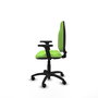 Silla de oficina Algarra con mecanismo Contacto permanente básico tapizada con Tela color Pistacho. Equipada con Base poliamida negra, Brazos 2D y Ruedas de nailon 50 mm