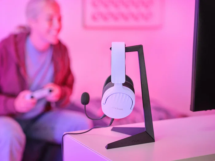 Trust Auriculares Gaming GXT 489 Fayzo con Sonido 7.1, Micrófono Desmontable, Iluminación RGB, Color Negro/Púrpura, Conexión 3.5 mm