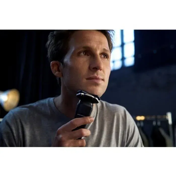 Philips S7886/63 Serie 7000 Afeitadora Eléctrica para Hombre con 3 Cabezales Flexibles, Tecnología SkinIQ, Recortadora Integrada y Uso en Seco/Mojado, Azul
