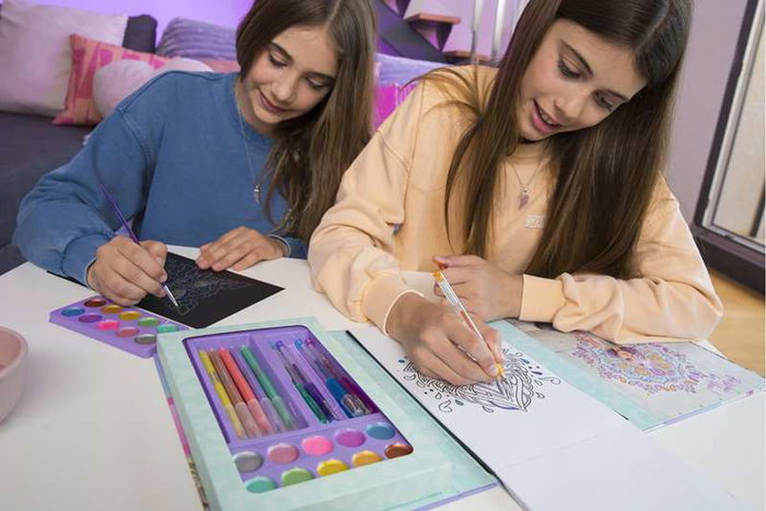 Wow Generation Set para Colorear Mandalas con Rotuladores, Bolígrafos, Acuarelas Glitter y Libro de 40 Páginas - Kit de Arte y Manualidades Wow Generation Set para Colorear Mandalas con Rotuladores, Bolígrafos, Acuarelas Glitter y Libro de 40 Páginas - Kit de Arte y Manualidades