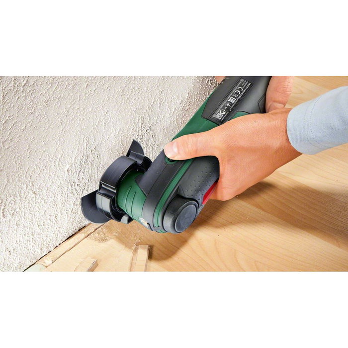 Bosch UniversalMulti 12 Herramienta multifunción con batería de 12V 2.5 Ah