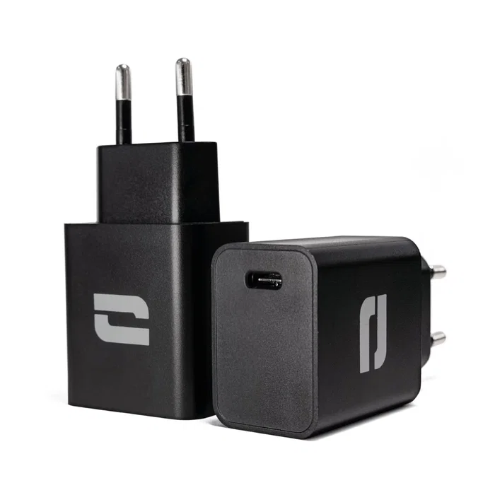 Crosscall 1301229999215 Cargador de red USB-C 20W, universal para smartphone, enchufe tipo C, negro