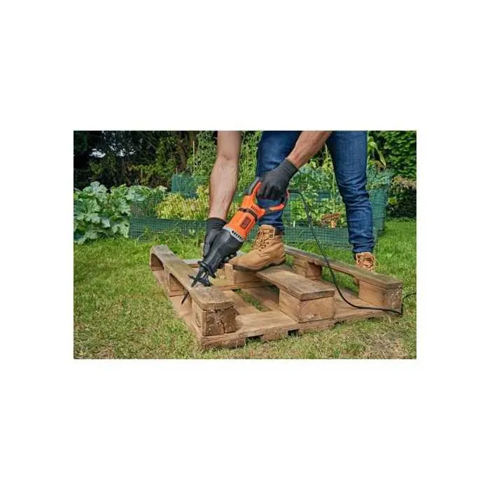 Black+Decker Sierra Alternativa BES301K-QS 750W con Estuche de Transporte