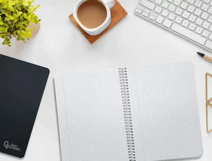 Liderpapel Cuaderno espiral A5, tapa dura, 80 hojas, 90gr, cuadro 4mm con margen, color negro