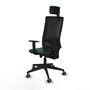 Silla de oficina Horna con mecanismo Sincro/Traslack tapizada con Tela color Verde botella y malla color Negro. Equipada con lumbar 1D, Brazos 1D, Cabecero 2D y Ruedas 65 mm parqué